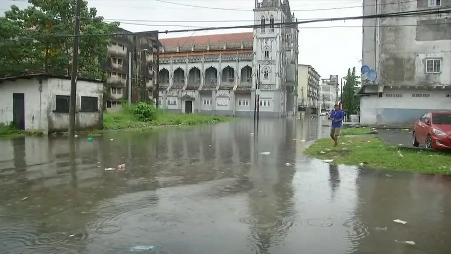 Lamentable imagen mostró Colón a los turistas y extranjeros tras las inundaciones que dejó bajó el agua a la provincia
