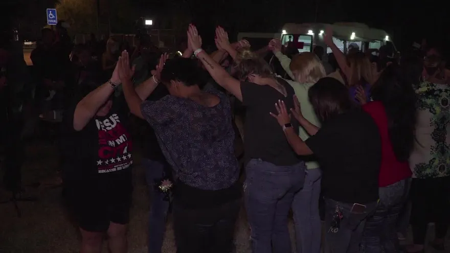 Vigilia por víctimas de tiroteo en Texas