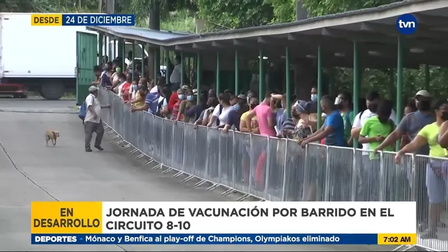 Cientos acuden a vacunarse en el circuito 8-10