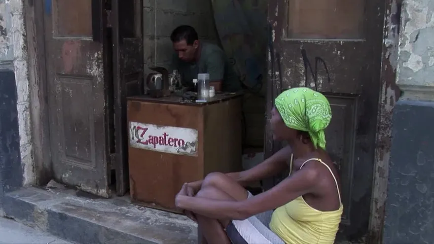 Cuba suspende entrega de licencias para trabajo privado