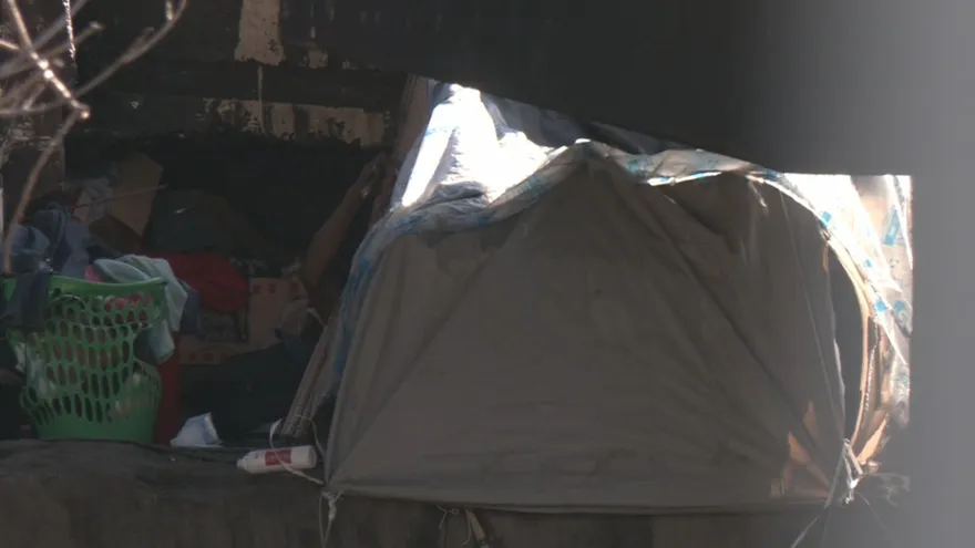 Personas en situación de calle en la avenida de los Mártires