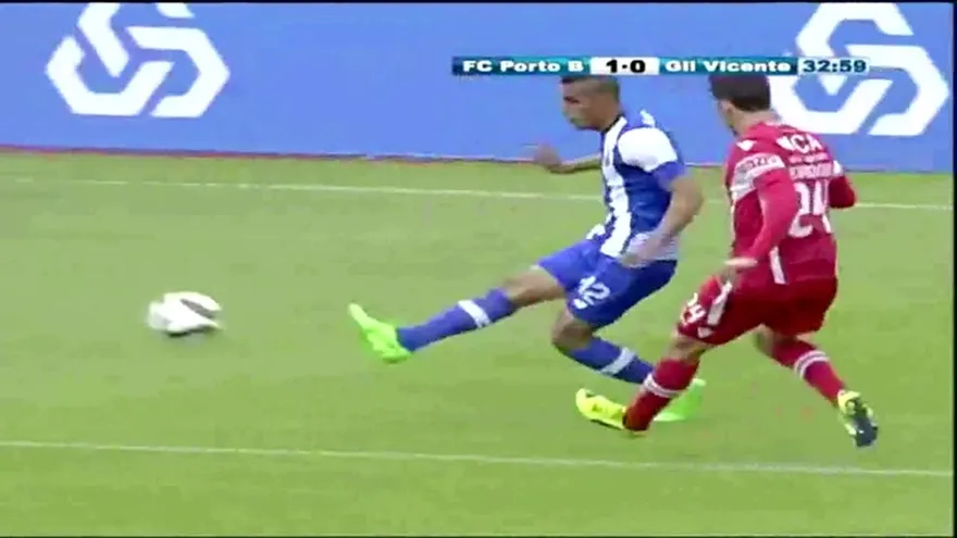 Ismael Díaz anotador para el Porto B