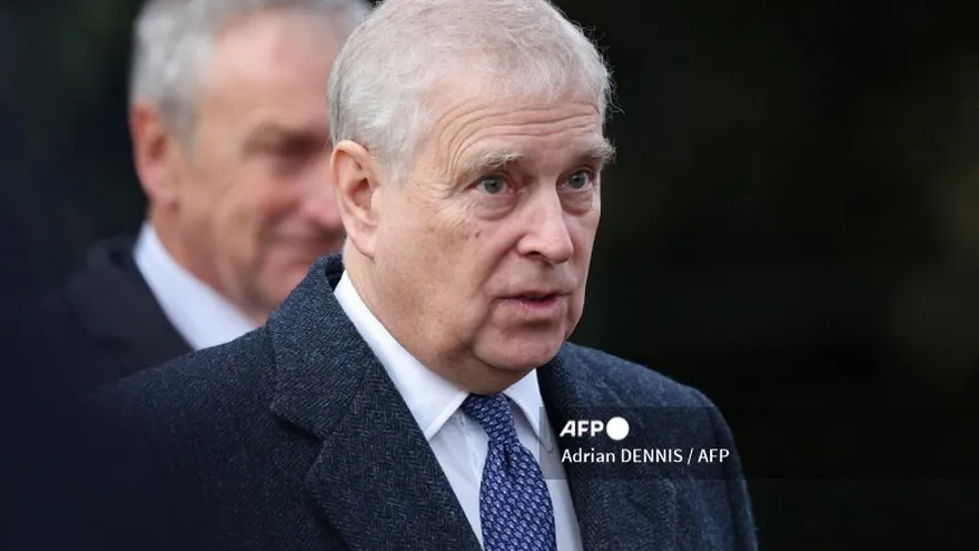 El príncipe Andrés renunció a su título de duque de York.