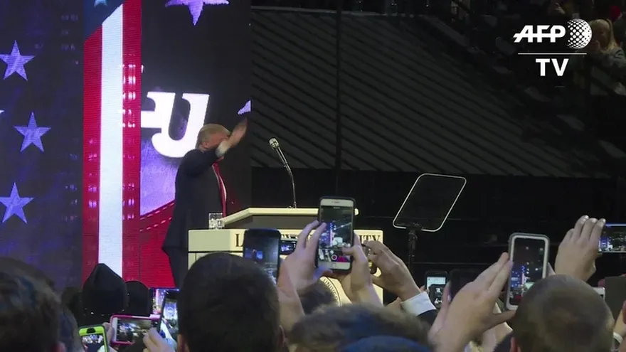 Trump afirma que el cristianismo está bajo asedio