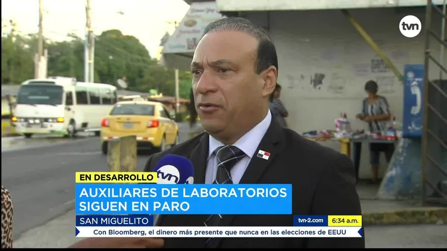 Técnicos de laboratorio y asistentes siguen en paro