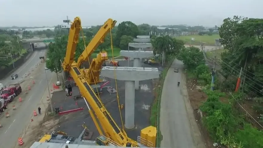 Las gigantes vigas que soportarán la Línea 2 del Metro