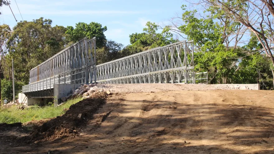 Las autoridades del MOP dieron a conocer hacerca de la construcción del puente vehicular Ribazo–Chigoré, que supera el 80 % del avance físico, ya que este proyecto beneficiará a más de 5,000 habitantes del norte del distrito de Penonomé.