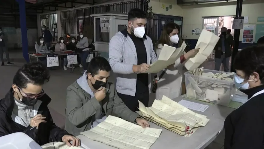 Independientes irrumpen en la Constituyente de Chile a costa de la política tradicional