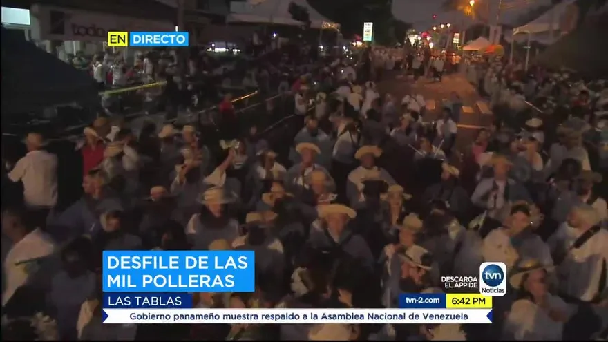 Delegación de Hecho en Panamá arranca aplausos en desfile de las Mil Polleras