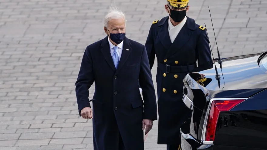 Biden afirma que Trump le dejó una carta 'muy generosa'