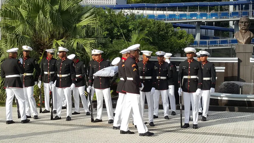 Sesión de instalación en una ceremonia protocolar que se inicia con la izada del Pabellón Nacional