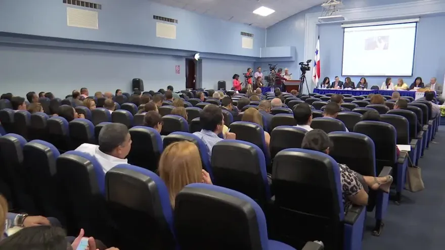 CSS busca acabar con el desabastecimiento de medicinas