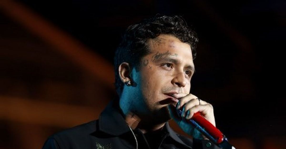 Christian Nodal bajo presión legal: modelo denuncia falta de pago y posibles abusos en videoclip 'Un vals'