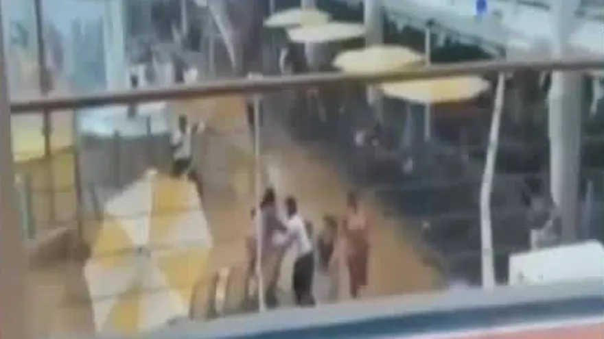 Mal clima provoca momentos de angustia entre pasajeros en un crucero