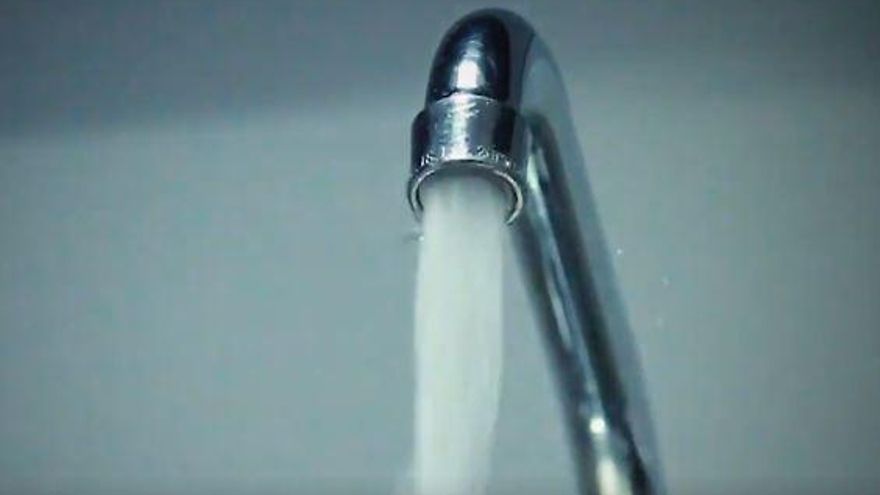 Idaan insta a moderar consumo de agua potable en la capital. Foto Archivo