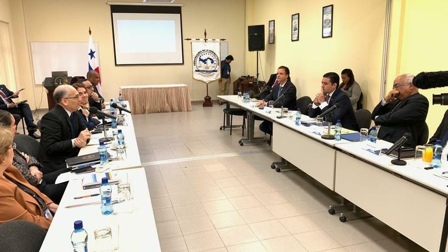 Vicepresidente electo Carrizo se reúne con el procurador de la Administración