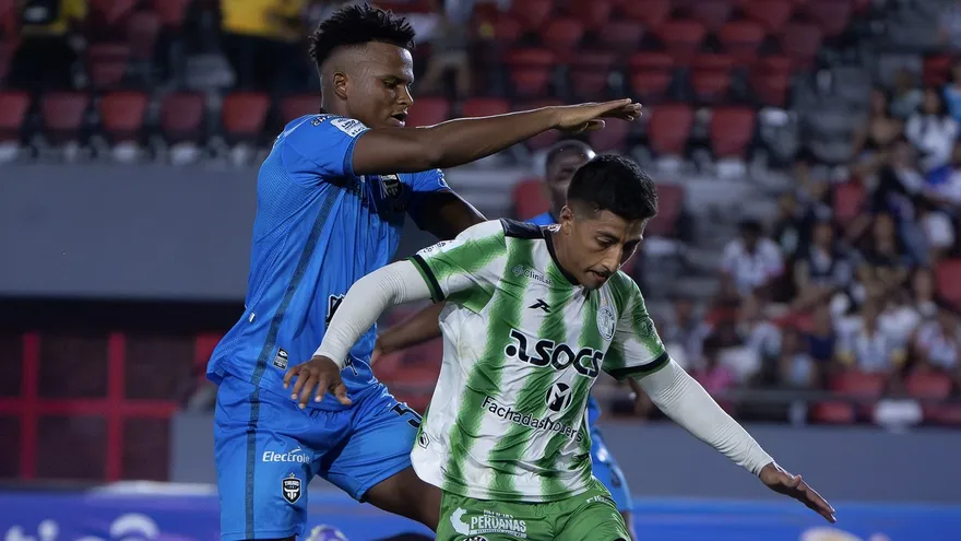 LPF Tauro vs Alianza imagen de archivo