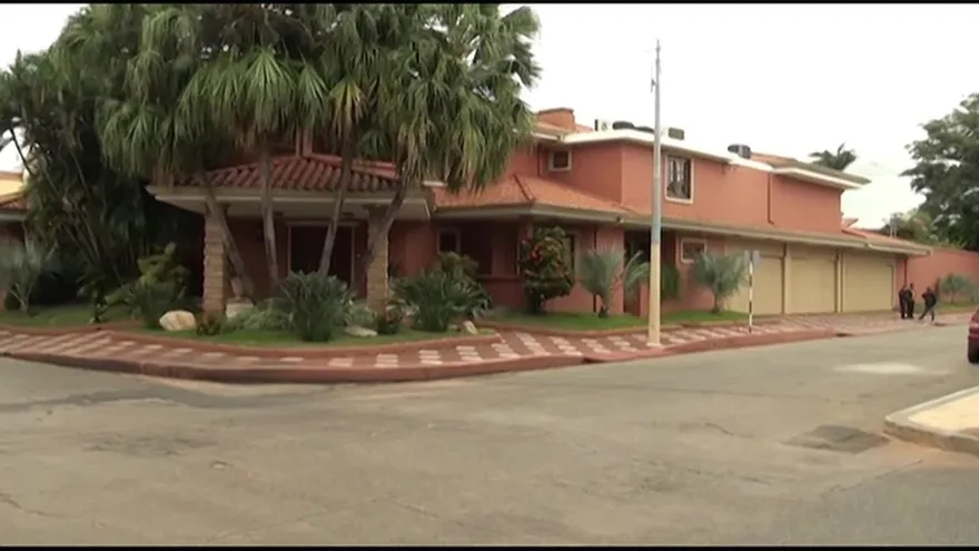 Alerta roja de Interpol contra dos exresponsables de FIFA