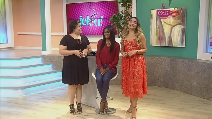 Maquíllate como Jennifer López, mucho "glow" para esta temporada