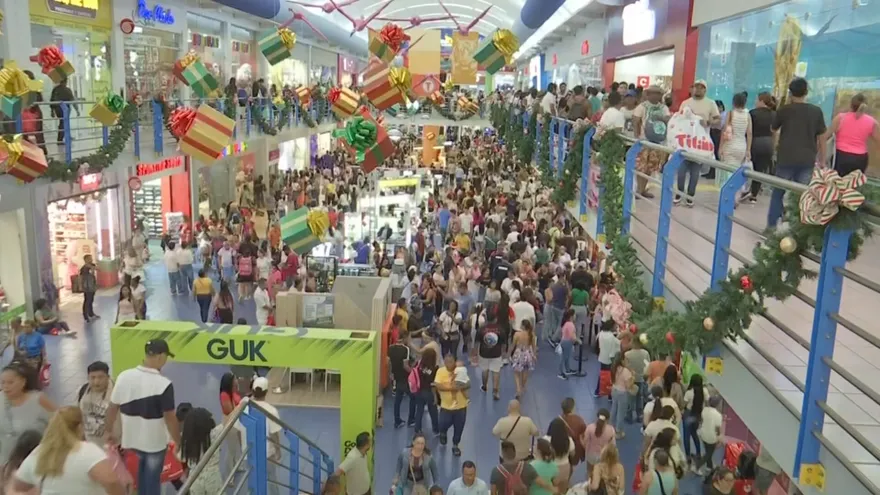 Centros comerciales abarrotados