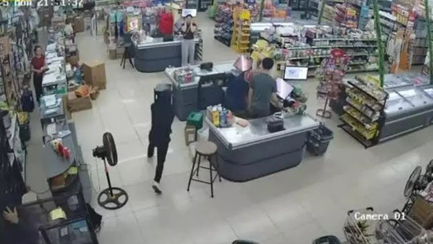 Cámara de seguridad capta robo en minisuper de Pacora