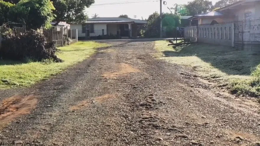 Residentes de El Mirador 1 exigen soluciones por inundaciones y deterioro vial en David.