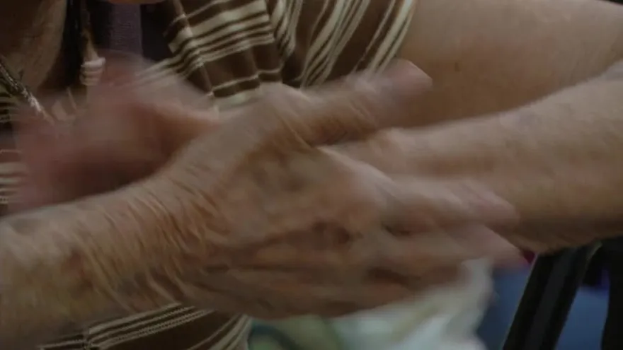 Baja el pasaje de transporte público para adultos mayores