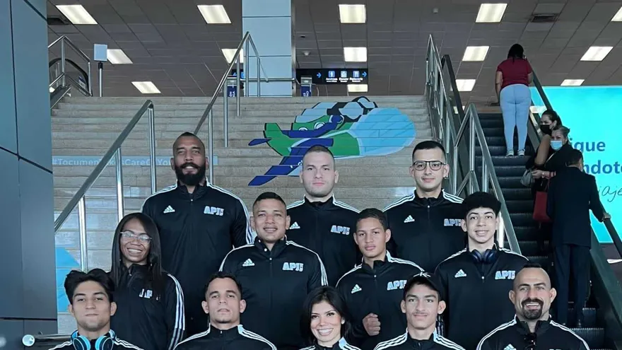 Las selección panameña de jiu jitsu antes de viajar a Estados Unidos