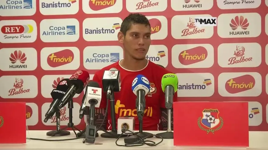 Valentín Pimentel y Abdiel Arroyo en conferencia de prensa