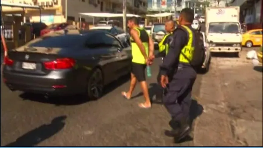 DIJ y Policía Nacional allanan apartamentos en La Locería