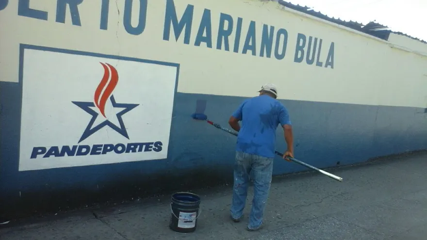 Fachada del Mariano Bula de Colón