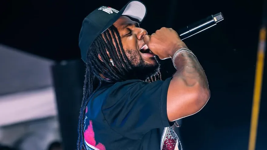 El artista panameño de música urbana, Akim, durante el festival familiar 'Star Fest'.