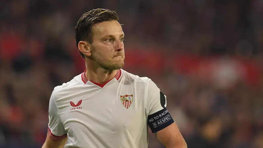 Iván Rakitic anunció su retiro