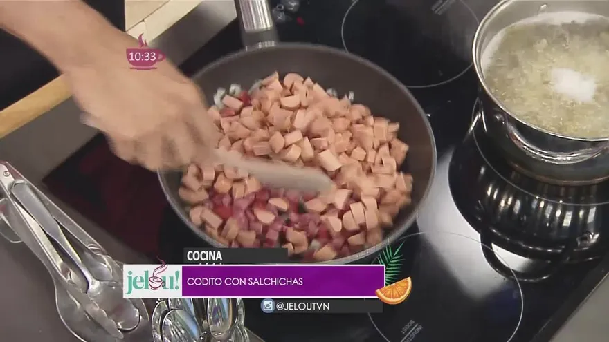 Codito con salchichitas.