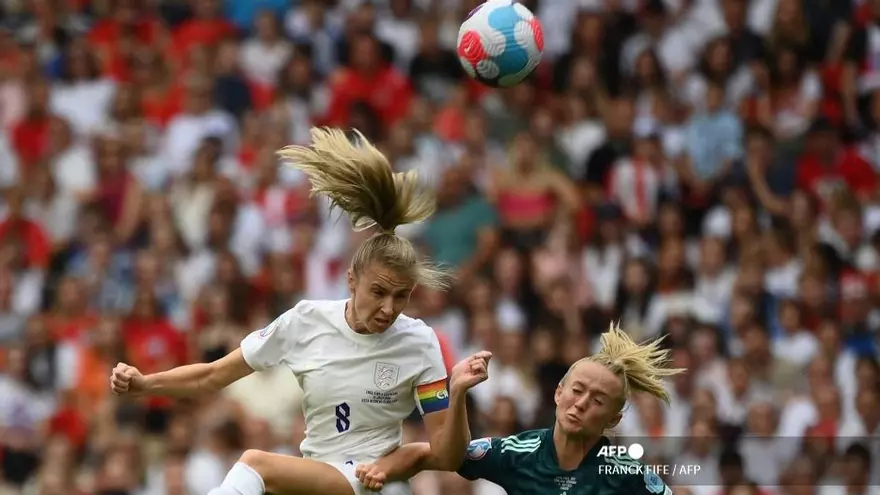 Leah Williamson de la selección femenina de Inglaterra en la Euro 2025