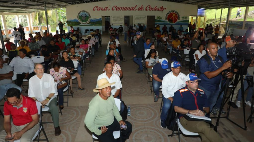 El ministro de Comercio e Industrias, Federico Alfaro, participó del cabildo abierto.