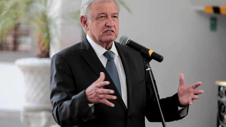 El líder izquierdista Andrés Manuel López Obrador, virtual candidato de Movimiento Regeneración Nacional (Morena) a la Presidencia de México en 2018, indicó que analiza una amnistía a líderes del narcotráfico, siempre que cuente con el apoyo de las víctimas, informó hoy el partido.