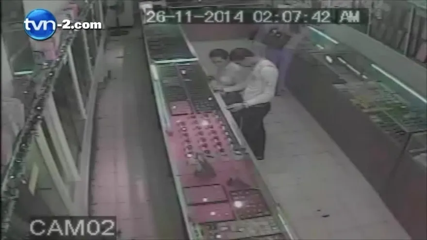 Roban en joyería de la Central, todo quedó en video