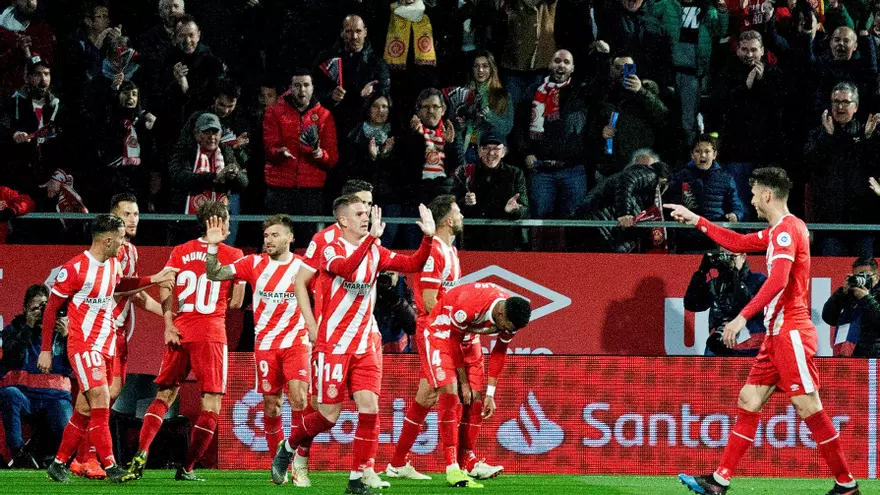 Athletic remonta ante el Girona para seguir soñando con Europa