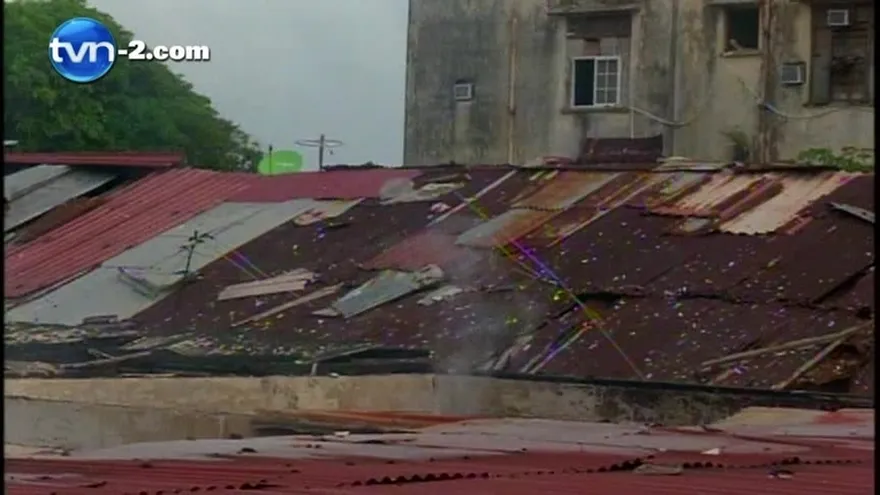 Fuego en Colón es controlado con agua del mar, debido a la baja presión