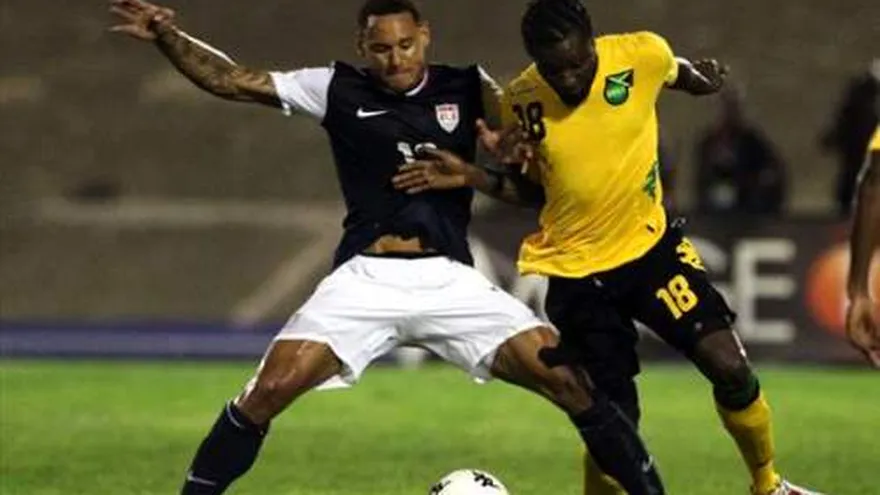 Estados Unidos vence a Jamaica sobre el final