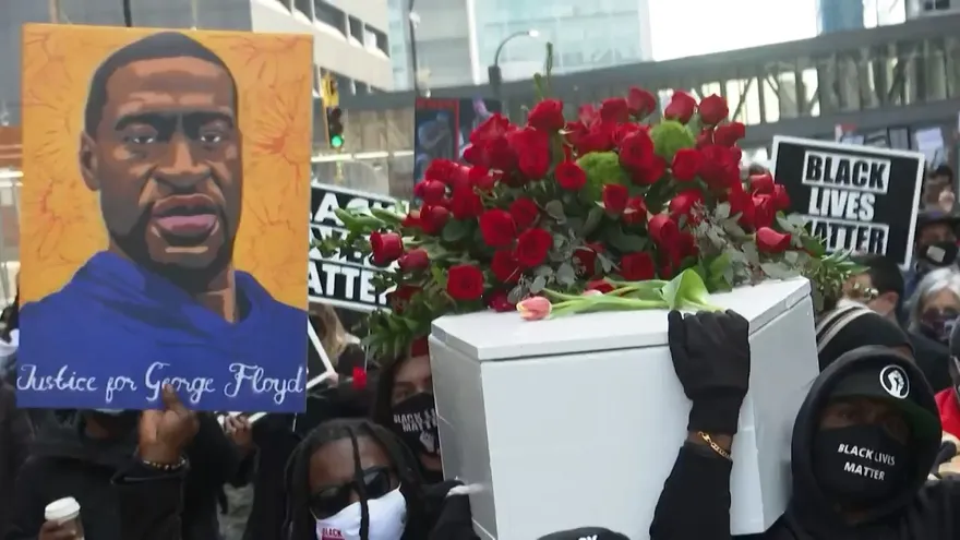 Comienza en EEUU juicio a policía acusado de la muerte de George Floyd