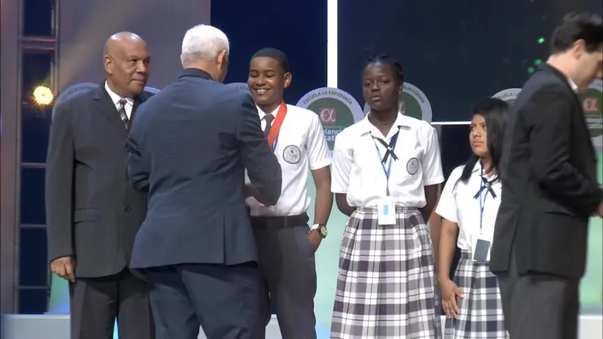 Mejores centros educativos por región del Concurso por la Excelencia Educativa