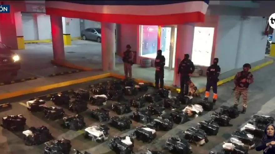 La Policía Nacional en Colón detienen robos de llantas y recuperan mercancía en dónde los sospechosos se encuentran bajo investigación.