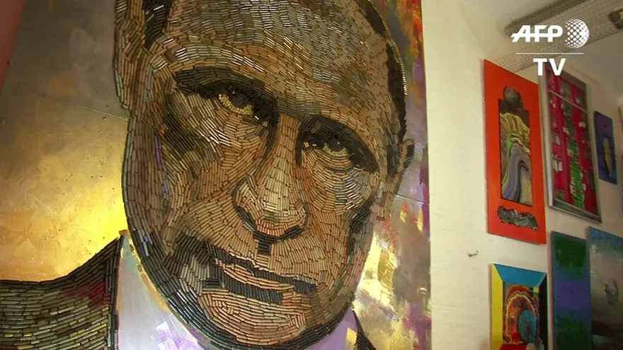 El retrato de Putin hecho con balas