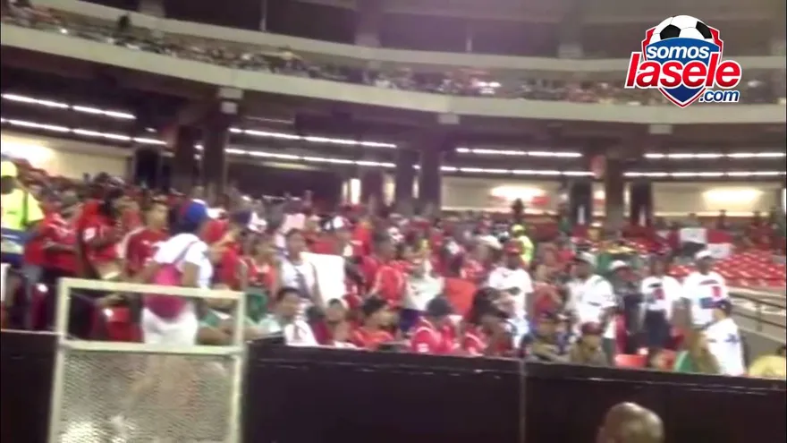 Aquí el colorido Panamá vs Cuba en el momento del himno de Panamá