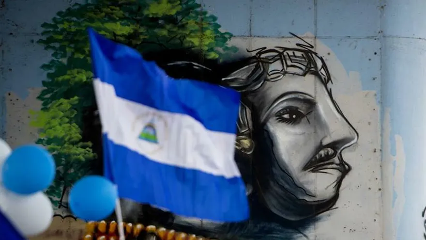Las autoridades nicaragüenses consideran subversivas los colores azul y blanco de la bandera de Nicaragua, porque es el símbolo que utiliza la oposición para manifestarse contra el presidente Daniel Ortega.