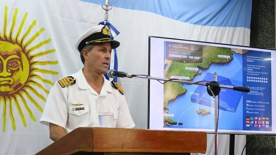 La Armada Argentina señaló hoy que se están analizando cuatro "contactos" registrados por sensores en el fondo del Atlántico para saber si es el submarino ARA San Juan, desaparecido hace 16 días con 44 tripulantes a bordo, al tiempo que ya se descartaron dos, que eran viejos buques hundidos.
