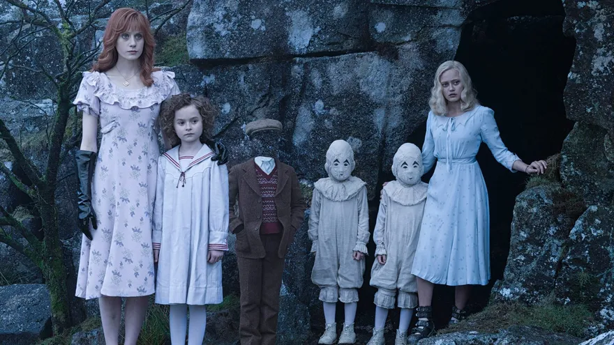 La nueva película de Tim Burton, "El hogar de Miss Peregrine para niños peculiares", se puso a la cabeza de la cartelera en Estados Unidos