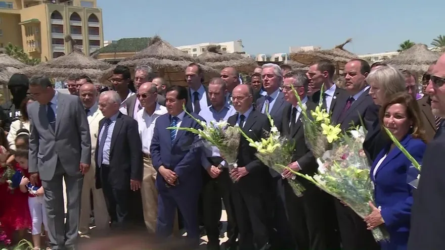 Homenaje a víctimas de ataque en Túnez